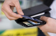 Mất tiền vì để lộ thông tin thẻ tín dụng: Lỗi thuộc về ai?