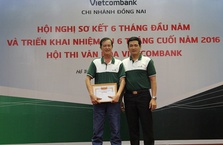 Cán bộ Vietcombank Đồng Nai trả lại 17 triệu đồng nhặt được cho Khách hàng đánh rơi