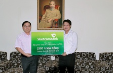 Công đoàn Vietcombank hỗ trợ đồng bào miền Trung bị lũ lụt