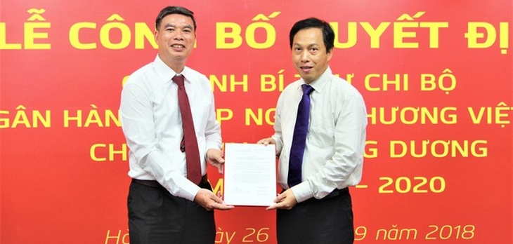 LỄ CÔNG BỐ QUYẾT ĐỊNH CHỈ ĐỊNH BÍ THƯ CHI BỘ CƠ SỞ VIETCOMBANK CHƯƠNG DƯƠNG