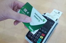 Vietcombank phát triển thẻ Chip tích hợp công nghệ thanh toán không chạm-Contactless