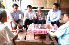VIETCOMBANK THĂM HỎI MẸ VIỆT NAM ANH HÙNG VÀ CÁC THƯƠNG BỆNH BINH TẠI TỈNH BẮC NINH