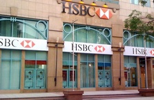 HSBC lên tiếng về việc khách hàng phản ánh lãi suất “hơn cho vay nặng lãi”