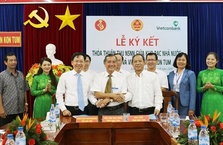 Lễ ký kết Thỏa thuận phối hợp thu NSNN giữa KBNN, Cục Thuế và Vietcombank Kon Tum