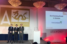 Asiamoney trao giải thưởng “Thương hiệu ngân hàng tốt nhất Việt Nam” cho Vietcombank