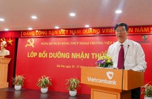ĐẢNG BỘ VIETCOMBANK TỔ CHỨC LỚP BỒI DƯỠNG NHẬN THỨC VỀ ĐẢNG CHO QUẦN CHÚNG ƯU TÚ