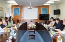 Ngân hàng Standard Chartered thăm và làm việc với Ngân hàng TMCP Đông Á