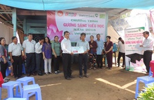 Vietcombank Đồng Tháp trao học bổng “Gương sáng hiếu học” trị giá 10 triệu đồng