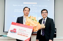 Techcombank trao giải ôtô điện Vinfast