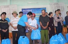 Sacombank ủng hộ đồng bào miền Trung