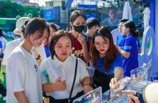 Gen Z càng xài càng mê thẻ MB JCB Hi ShopeeFood