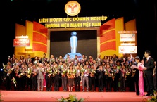 DongA Bank nhận giải thưởng Thương hiệu mạnh Việt Nam năm 2010