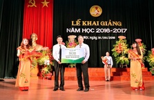 VIETCOMBANK TẶNG HỌC BỔNG CHO SINH VIÊN CỦA HỌC VIÊN NGÂN HÀNG
