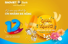 Tặng quà khách hàng nhân dịp sinh nhật Chi nhánh Đà Nẵng