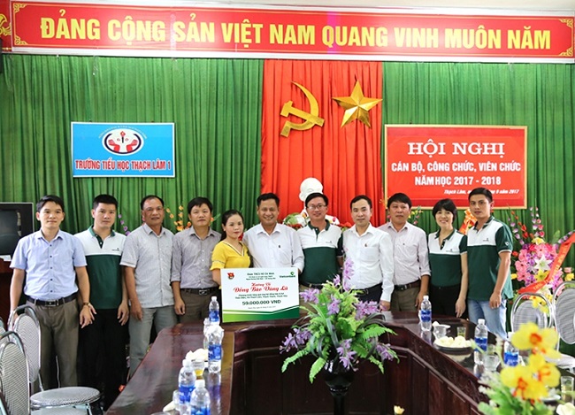 Chi đoàn cơ sở Vietcombank Hoàng Mai tổ chức chương trình thiện nguyện “Hướng về đồng bào vùng lũ” tại tỉnh Thanh Hóa