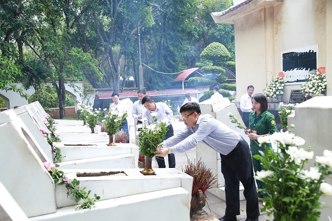 Đoàn công tác của Ban Lãnh đạo Vietcombank tham gia nhiều hoạt động ý nghĩa tại các tỉnh Quảng Bình, Nghệ An, Hà Tĩnh nhân kỷ niệm ngày 27/07