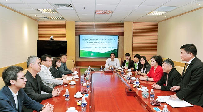 Đoàn đại biểu Công đoàn ngành Tài chính - Ngân hàng Hàn Quốc thăm, làm việc với Công đoàn Vietcombank