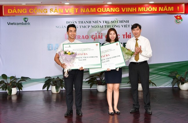 Đoàn Thanh niên Trụ sở chính tổ chức trao giải Cuộc thi Đại sứ Vietcombank