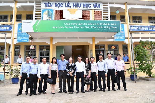 Khánh thành Trường tiểu học Châu Hòa tại Giồng Trôm, Bến Tre do Vietcombank tài trợ