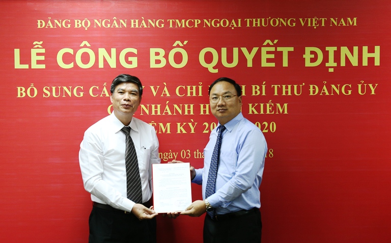 Lễ công bố Quyết định bổ sung Cấp ủy và chỉ định Bí thư Đảng ủy Vietcombank Hoàn Kiếm