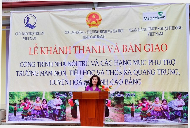 Lễ khánh thành, bàn giao công trình nhà nội trú và các hạng mục phụ trợ trường Mầm non, Tiểu học và THCS tại tỉnh Cao Bằng do Vietcombank tài trợ 5 tỷ đồng kinh phí xây dựng