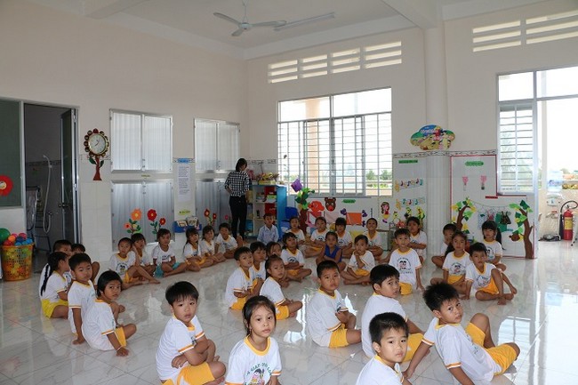 Lễ khánh thành trường mầm non Quơn Long tại huyện Chợ Gạo, tỉnh Tiền Giang do Vietcombank tài trợ 3 tỷ đồng kinh phí xây dựng