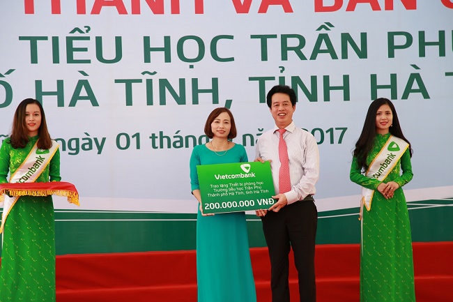 Lễ khánh thành và bàn giao các công trình an sinh xã hội do Vietcombank tài trợ trên địa bàn tỉnh Hà Tĩnh