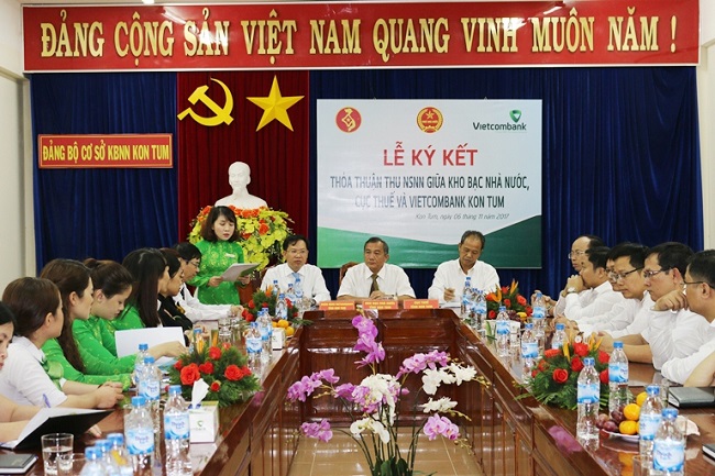 Lễ ký kết Thỏa thuận phối hợp thu NSNN giữa KBNN, Cục Thuế và Vietcombank Kon Tum
