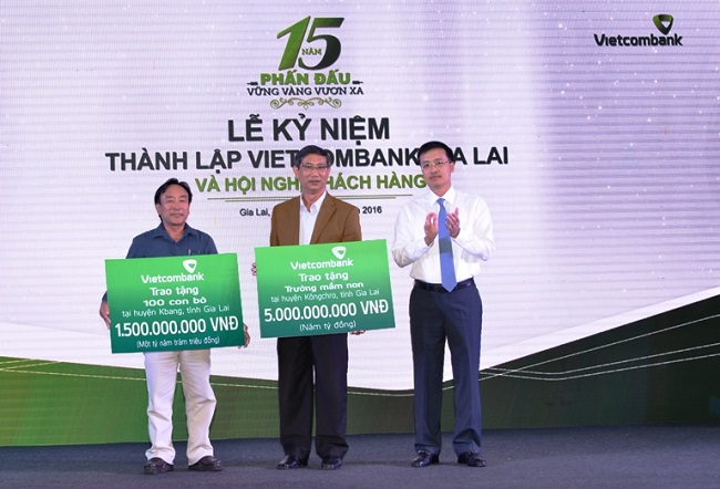 Lễ kỷ niệm 15 năm thành lập Vietcombank Gia Lai thành công tốt đẹp
