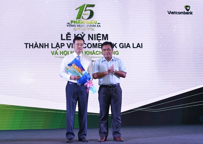 Lễ kỷ niệm 15 năm thành lập Vietcombank Gia Lai thành công tốt đẹp