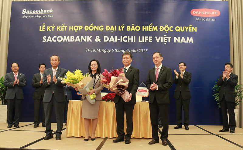 Sacombank và Dai–ichi life Việt Nam ký kết hợp đồng đại lý bảo hiểm độc quyền dài hạn 20 năm