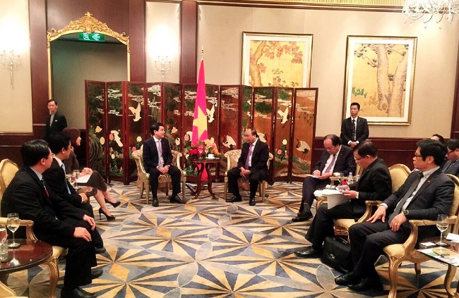 Thủ tướng Chính phủ Nguyễn Xuân Phúc tiếp Vietcombank và Công ty Vinafico (công ty 100% vốn của Vietcombank) tại Diễn đàn Doanh nghiệp Việt Nam - Hồng Kông