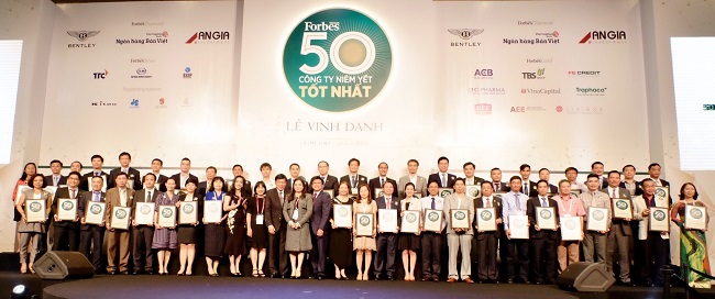 Vietcombank 5 năm liên tiếp được Tạp chí Forbes bình chọn trong Top 50 công ty niêm yết tốt nhất Việt Nam