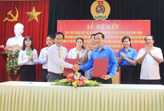 Vietcombank Bắc Giang cung cấp các sản phẩm dịch vụ cho đoàn viên công đoàn trên địa bàn tỉnh