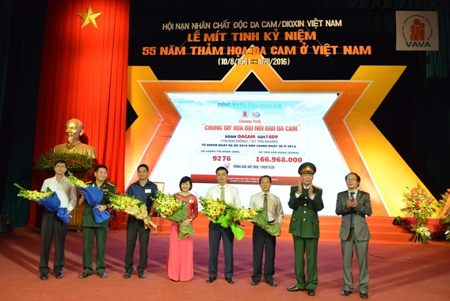 Vietcombank đồng hành chia sẻ với nạn nhân chất độc da cam/dioxin Việt Nam