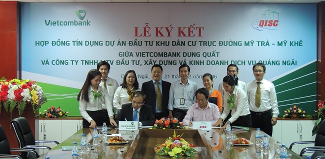Vietcombank Dung Quất ký Hợp đồng tín dụng tài trợ vốn cho Dự án Đầu tư Khu dân cư trục đường Mỹ Trà – Mỹ Khê