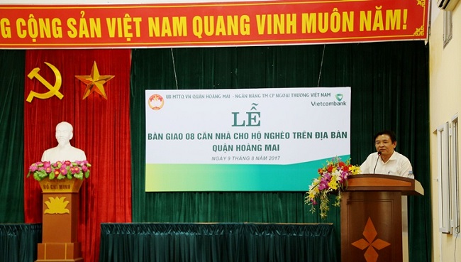 Vietcombank Hoàng Mai tổ chức Lễ bàn giao 08 nhà tình nghĩa cho hộ nghèo trên địa bàn quận Hoàng Mai