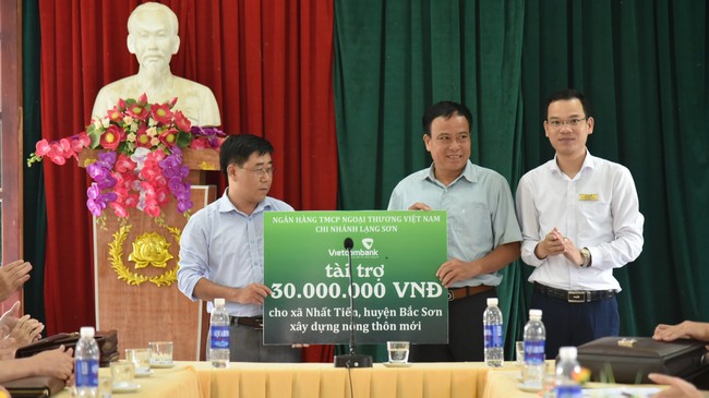 Vietcombank Lạng Sơn đồng hành trong xây dựng nông thôn mới
