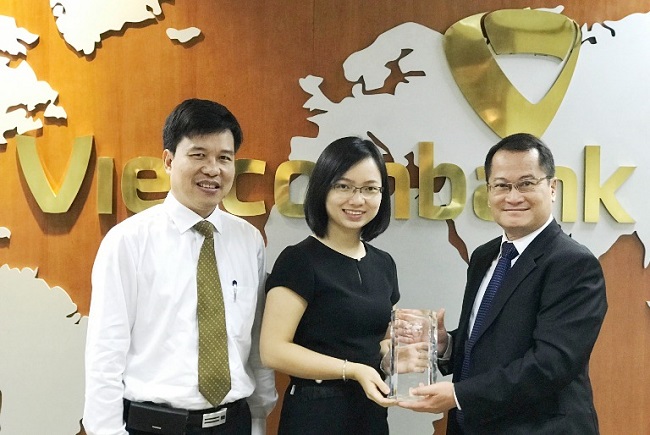 Vietcombank nhận Giải thưởng Chất lượng Thanh toán Xuất sắc từ Ngân hàng Wells Fargo Bank, N.A. trao tặng