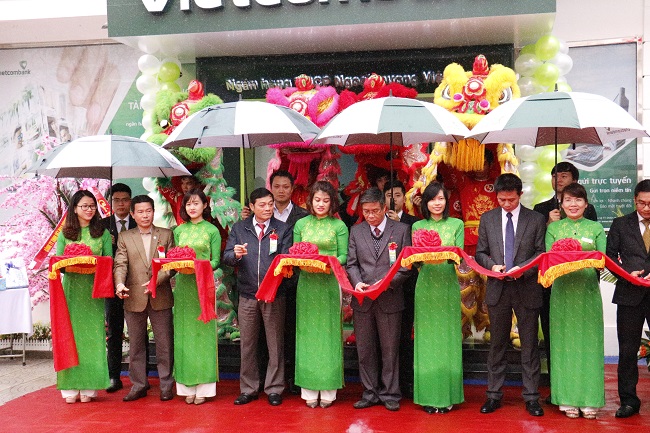 Vietcombank Quảng Trị khai trương phòng giao dịch Hải Lăng