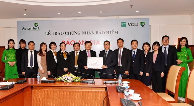 Vietcombank tham gia Bảo hiểm Bảo An Gia của VCLI cho hơn 10.000 cán bộ nhân viên