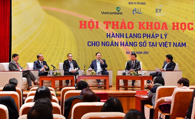 VIETCOMBANK THAM GIA TỔ CHỨC HỘI THẢO KHOA HỌC CẤP NGÀNH NGÂN HÀNG: “Hành lang pháp lý cho ngân hàng số tại Việt Nam”