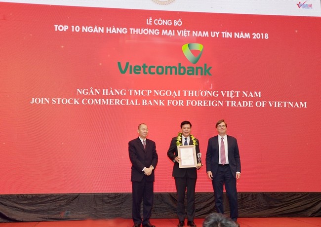 Vietcombank tiếp tục được bình chọn là ngân hàng uy tín nhất