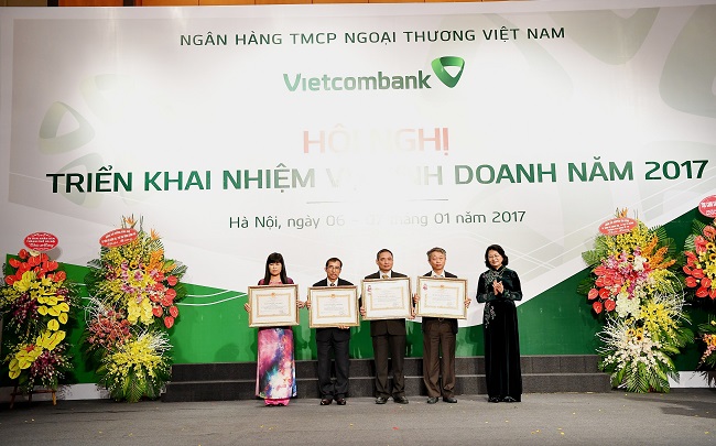 VIETCOMBANK TỔ CHỨC HỘI NGHỊ TRIỂN KHAI NHIỆM VỤ KINH DOANH NĂM 2017