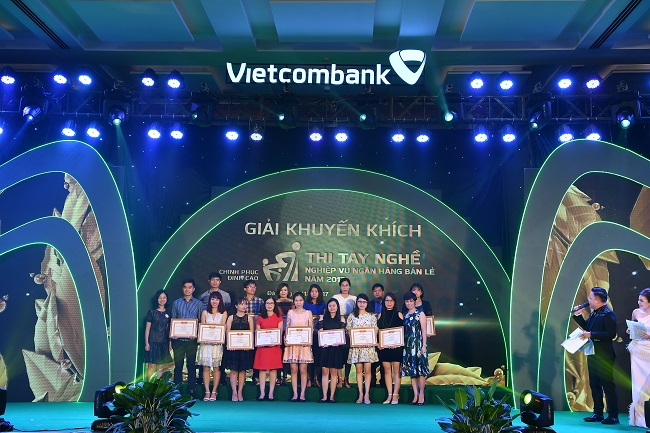 Vietcombank tổ chức thành công thi tay nghề nghiệp vụ ngân hàng bán lẻ năm 2017