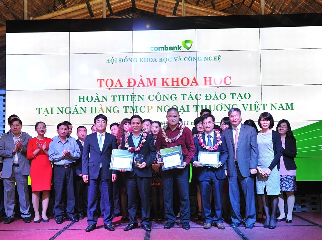 Vietcombank tổ chức Tọa đàm khoa học “Hoàn thiện công tác đào tạo tại Ngân hàng TMCP Ngoại thương Việt Nam”