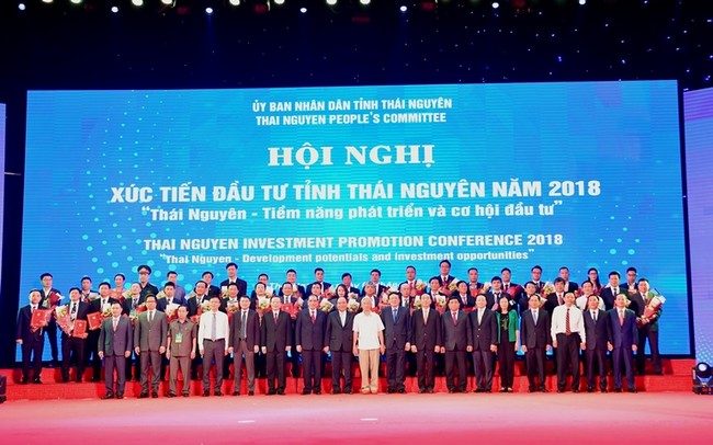 Vietcombank trao 3 tỷ đồng An sinh xã hội tại Hội nghị Xúc tiến đầu tư tỉnh Thái Nguyên năm 2018