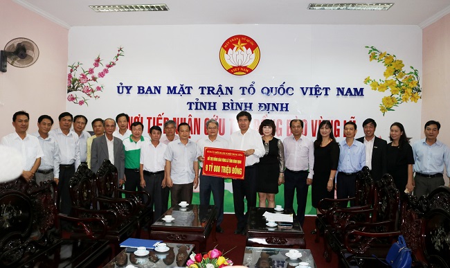 Vietcombank ủng hộ 1 tỷ đồng cho đồng bào vùng lũ tỉnh Bình Định
