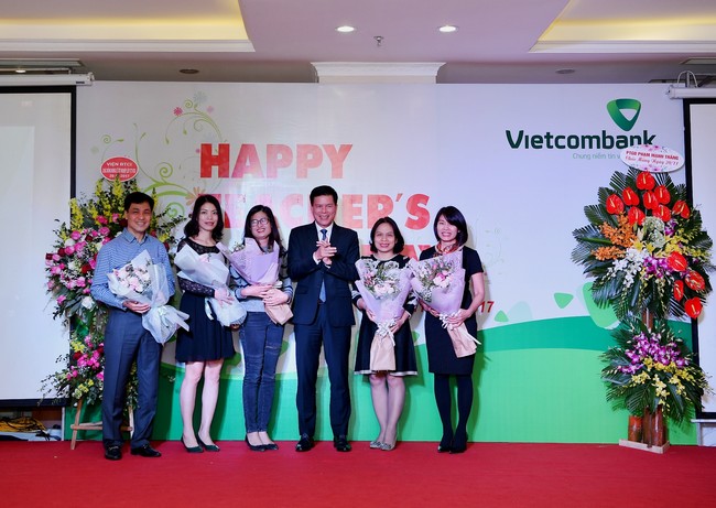 Vietcombank vinh danh các giảng viên nội bộ tiêu biểu nhân ngày Nhà giáo Việt Nam 20 - 11
