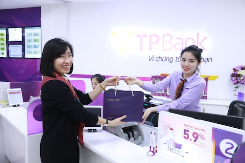 TPBank dành hơn 3 tỷ đồng thu hút khách hàng gửi tiết kiệm.